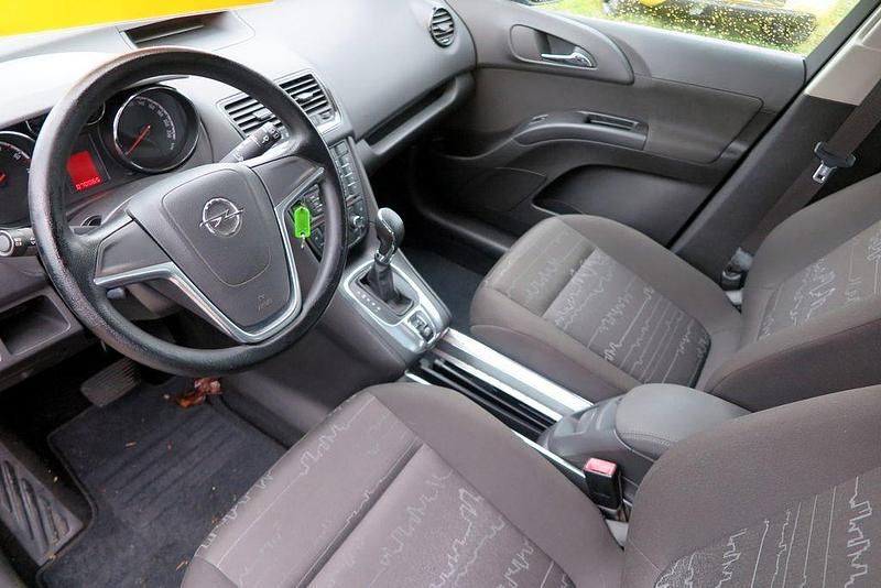 Gebraucht Opel Meriva Edition 120 PS (88 kW) 2012 Silber Van / Kleinbus