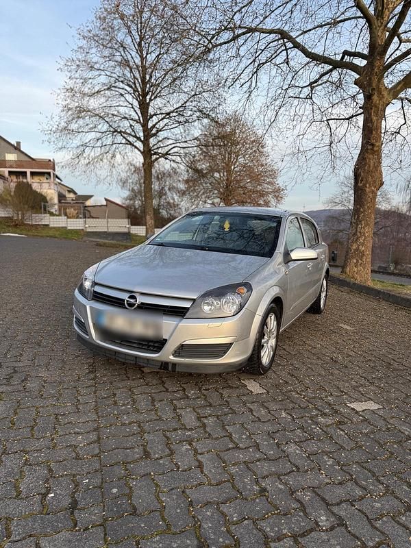 Gebraucht Opel Astra 105 PS (77 kW) 2004 Kleinwagen