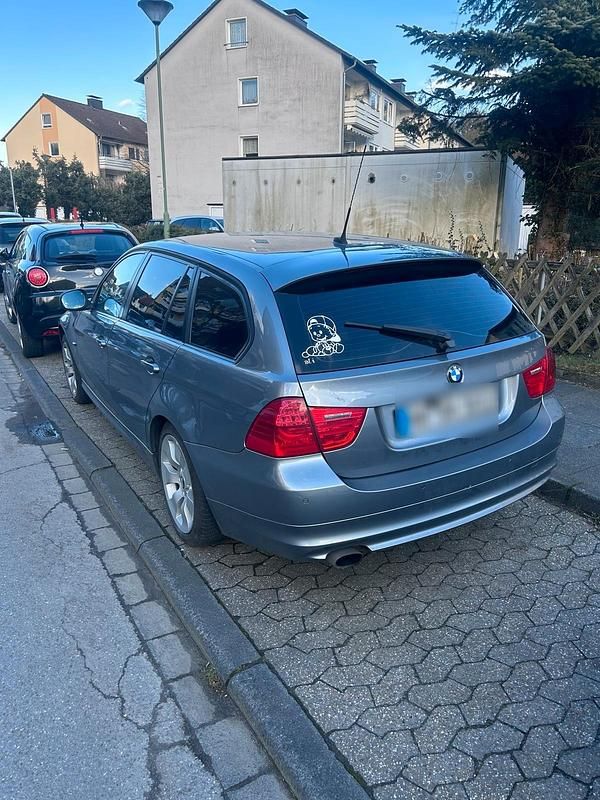 Gebraucht BMW 320 177 PS (130 kW) 2008 Grau Kombi