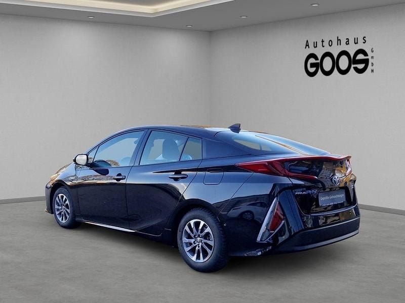 Gebraucht Toyota Prius Plug-in Hybrid Comfort 122 PS (89 kW) 2020 Tiefschwarz mica metallic Kleinwagen