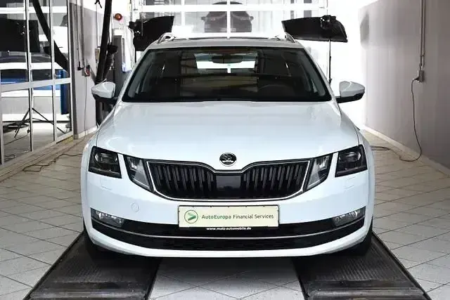 Gebraucht Skoda Octavia Style 150 PS (110 kW) 2019 Weiß Limousine