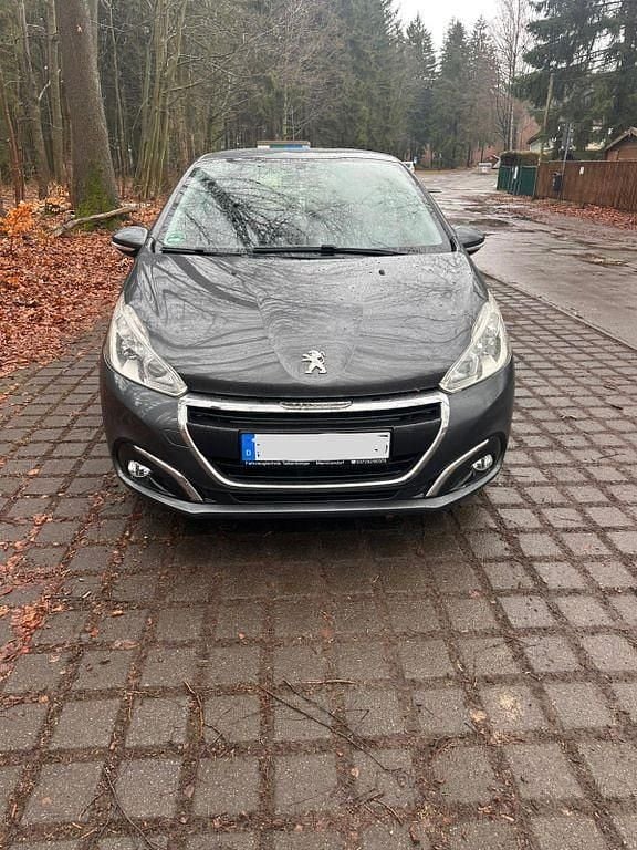 Gebraucht Peugeot 208 Allure 110 PS (80 kW) 2015 Grau Kleinwagen