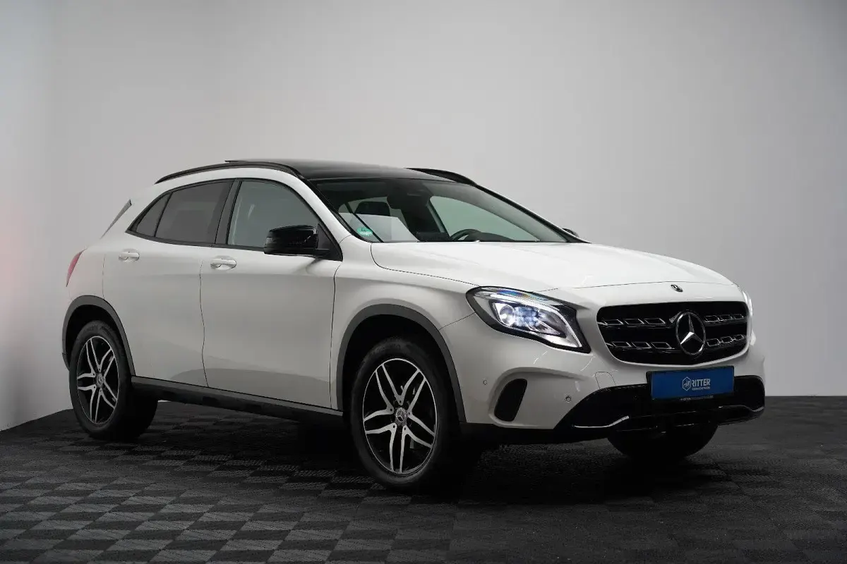 Gebraucht Mercedes GLA200 AMG 156 PS (114 kW) 2018 Weiß SUV
