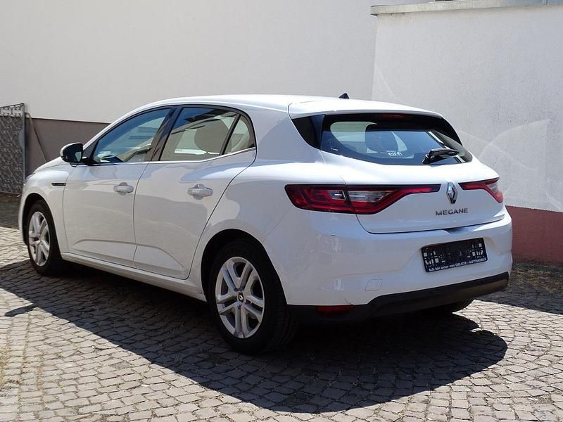 Gebraucht Renault Mégane IV 116 PS (85 kW) 2018 Weiß Limousine