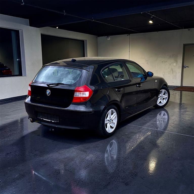 Gebraucht BMW 118 129 PS (94 kW) 2005 Schwarz Kleinwagen