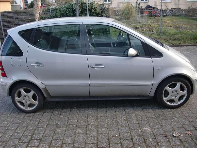 Gebraucht Mercedes A190 Avantgarde 125 PS (91 kW) 2002 Silber Limousine