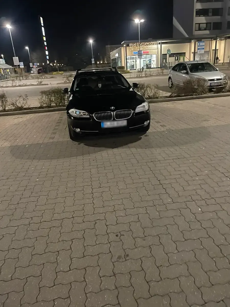 Gebraucht BMW 520 184 PS (135 kW) 2011 Schwarz Limousine