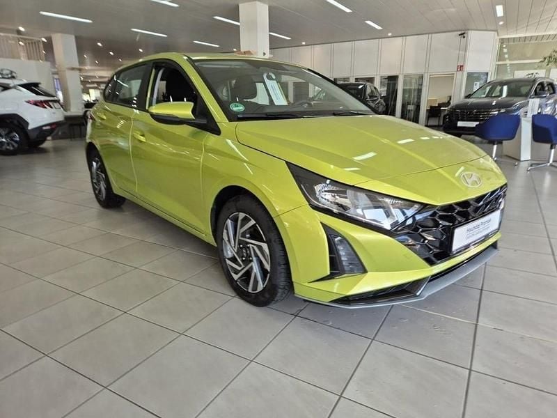 Gebraucht Hyundai i20 Trend 101 PS (74 kW) 2025 Gelb Kleinwagen
