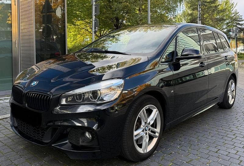 Schwarz Gebraucht 2017 BMW 220 Gran Tourer M Sport Van / Kleinbus | 15.999 € (Guter Preis) - Bild 1/4