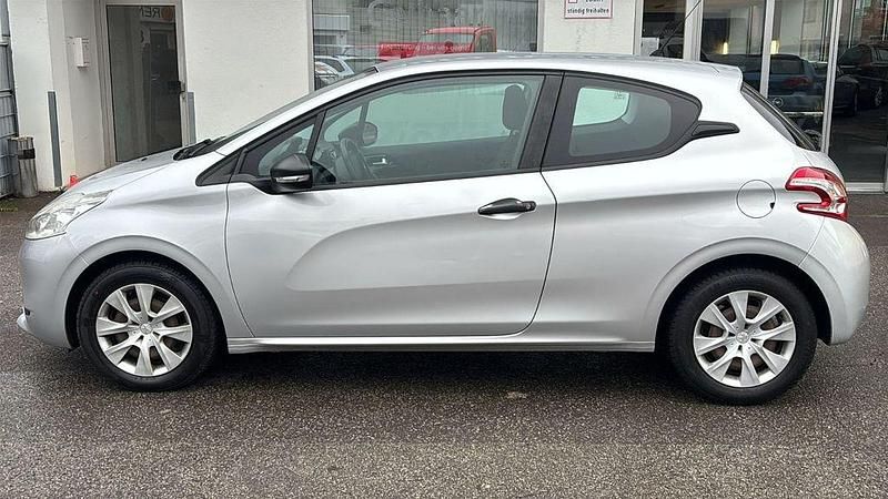 Gebraucht Peugeot 208 Access 68 PS (50 kW) 2014 Kleinwagen