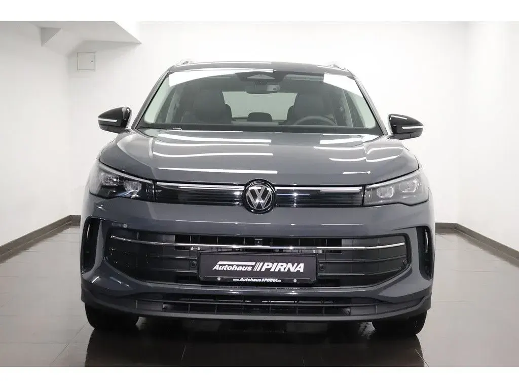 Gebraucht VW Tiguan 150 PS (110 kW) 2026 Grau SUV