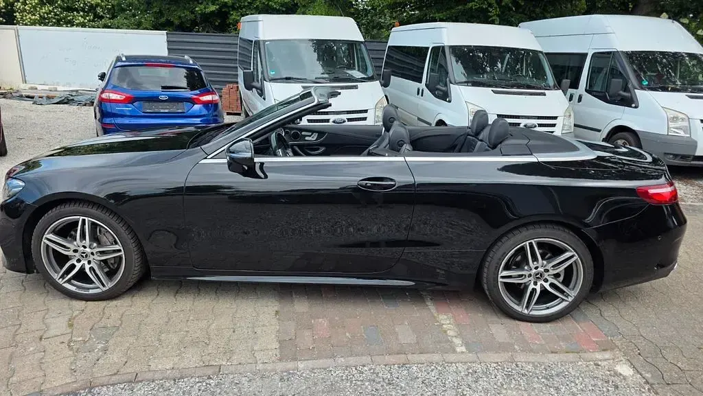 Gebraucht Mercedes E220 AMG line 194 PS (142 kW) 2019 Schwarz Cabrio