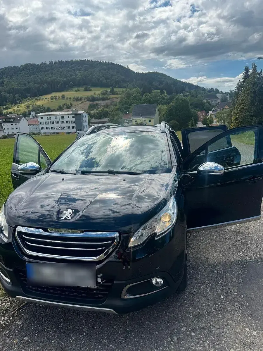 Gebraucht Peugeot 2008 Allure 114 PS (83 kW) 2014 Schwarz SUV