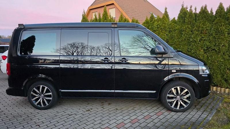 Schwarz Gebraucht 2015 VW California California Van | 30.789 € (Fairer Preis) - Bild 1/4