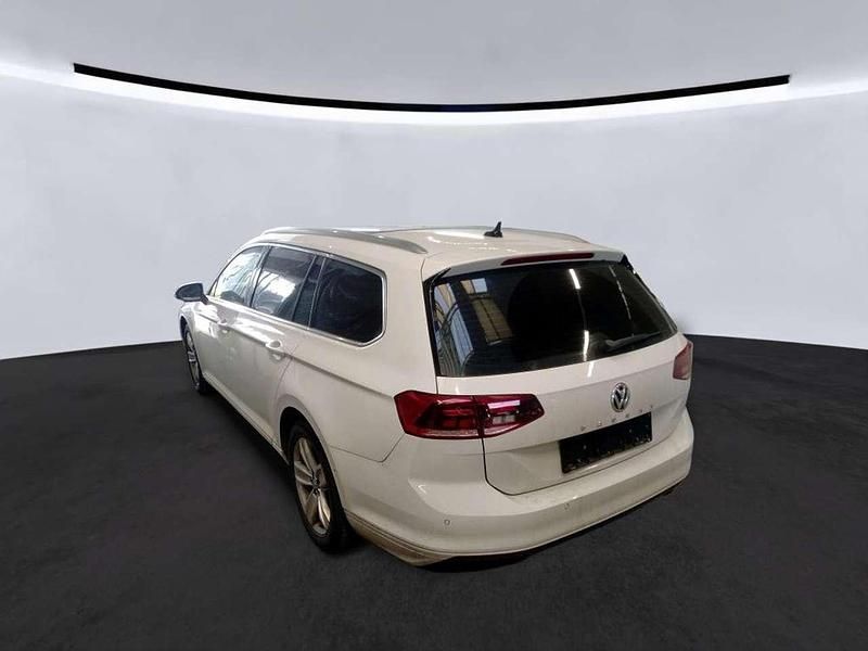 Gebraucht VW Passat 190 PS (139 kW) 2020 Pure white Kombi