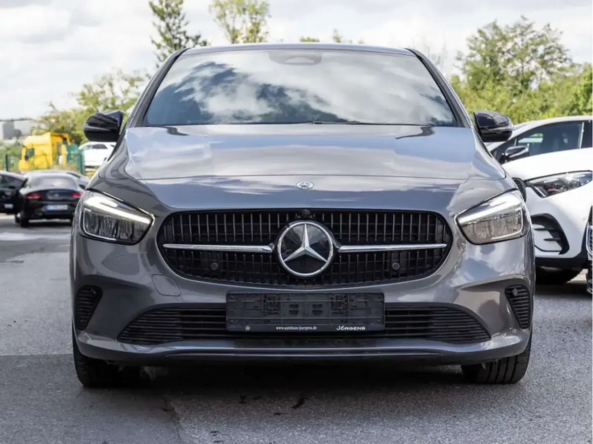 Gebraucht Mercedes B220 Progressive 190 PS (139 kW) 2025 Grau metalliclack mountaingrau Kleinwagen