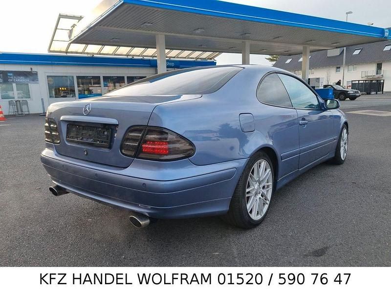 Gebraucht Mercedes CLK320 Avantgarde 218 PS (160 kW) 2001 Violet Coupé