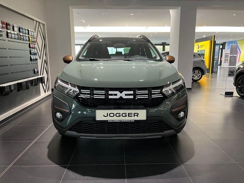 Neu Dacia Jogger Extreme 141 PS (103 kW) 2025 Grün Van / Kleinbus
