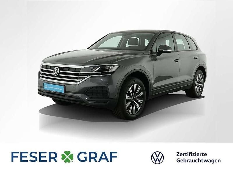 Siliziumgrau metallic Gebraucht 2024 VW Touareg Basis SUV | 61.840 € (Superpreis) - Bild 1/2