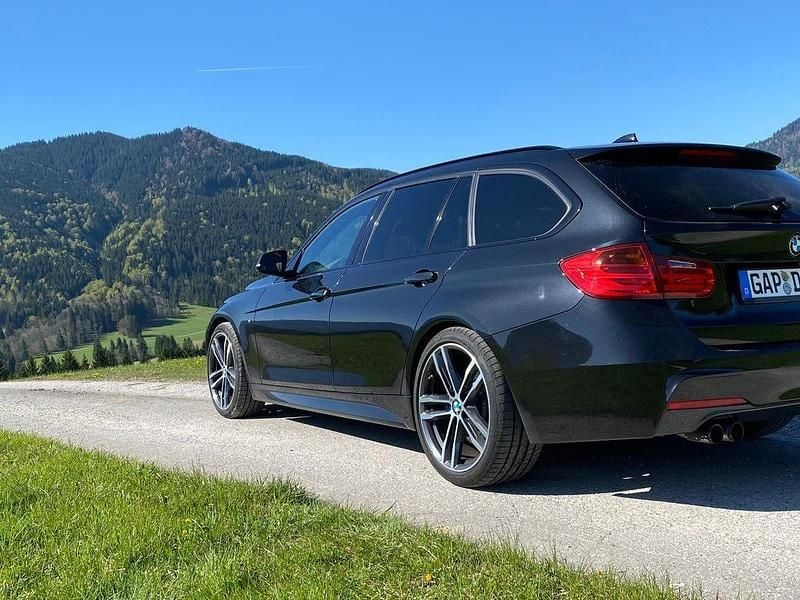 Second-hand BMW 335 M Performance 313 CP (230 kW) 2014 Negru Berlinǎ