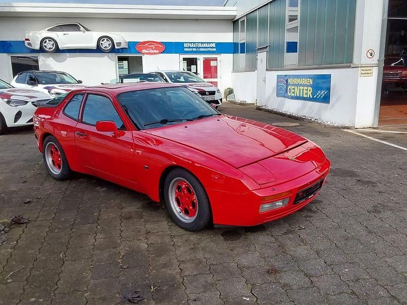 Rot Gebraucht 1985 Porsche 944 Turbo | 27.900 € - Bild 1/4
