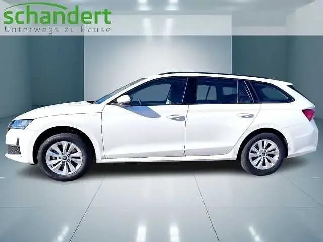 Candyweiß (weiß) Neu 2025 Skoda Octavia Essence Kombi | 29.450 € (Guter Preis) - Bild 1/3