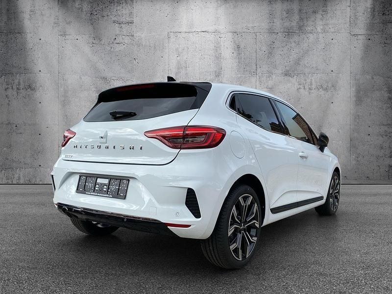 Neu Mitsubishi Colt Intense 91 PS (66 kW) 2025 Artic white solid Limousine