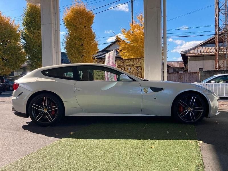Second-hand Ferrari FF 659 CP (484 kW) 2012 Alb Break