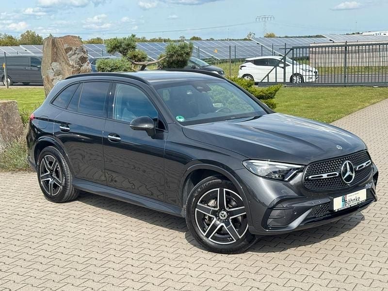 Grau Gebraucht 2023 Mercedes GLC300 AMG line SUV | 53.499 € (Superpreis) - Bild 1/4