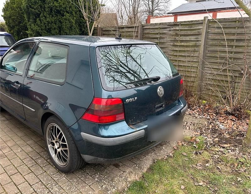 Gebraucht VW Golf IV 75 PS (55 kW) 2001 Grün Kleinwagen