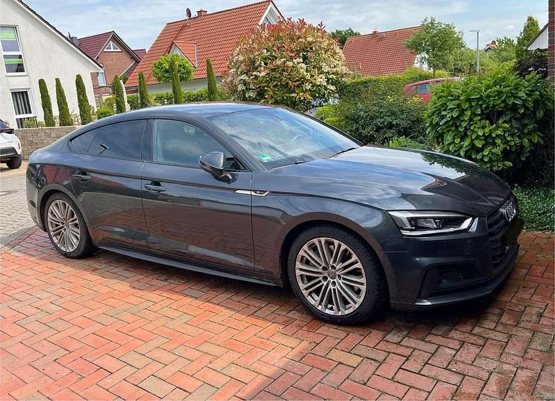 Grau Gebraucht 2019 Audi A5 Sportback Coupé | 30.499 € (Etwas zu teuer) - Bild 1/4