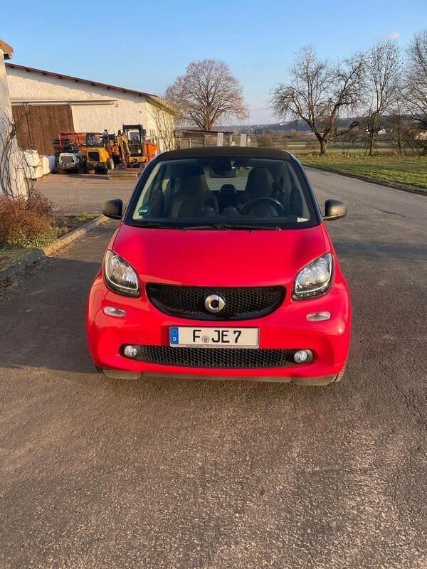Rot Gebraucht 2018 Smart ForTwo Coupé Coupé | 7.390 € (Fairer Preis) - Bild 1/4
