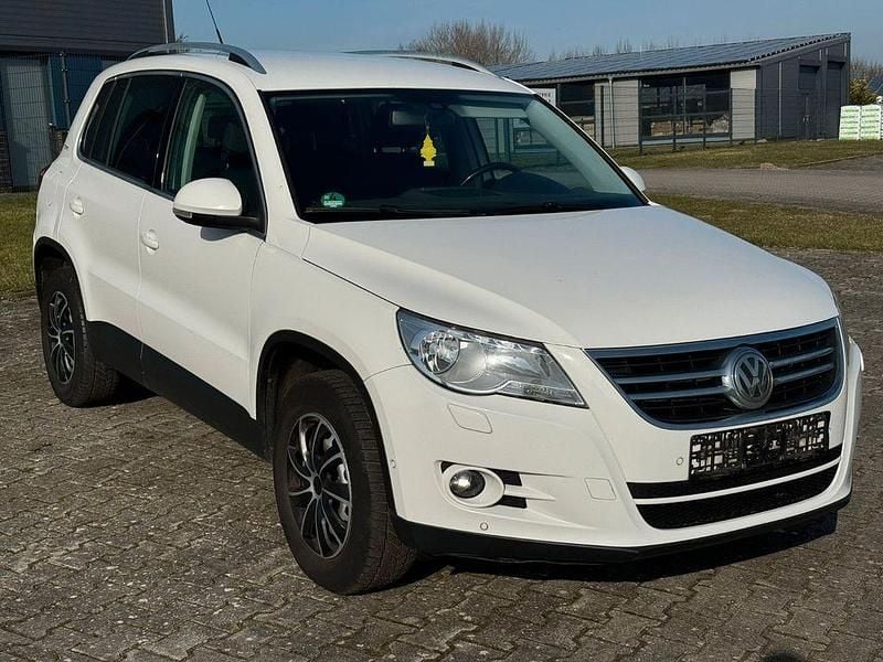 Gebraucht VW Tiguan Team 140 PS (102 kW) 2011 Weiß SUV