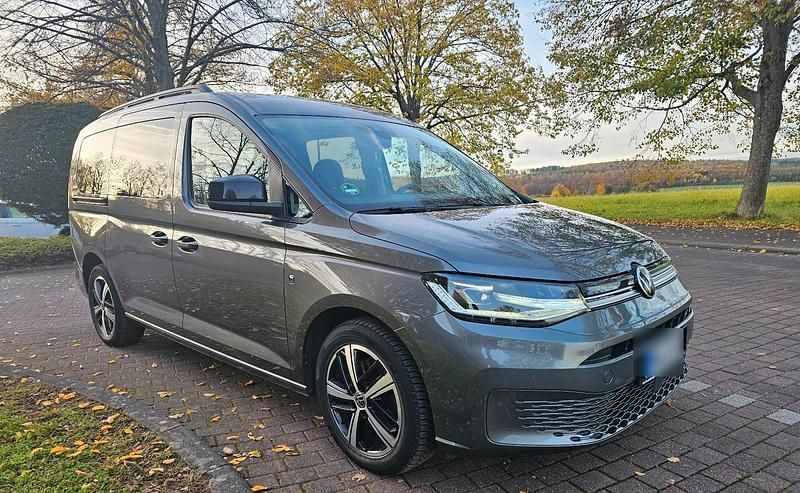 Grau Gebraucht 2022 VW Caddy Maxi Van / Kleinbus | 19.500 € (Teuer) - Bild 1/4