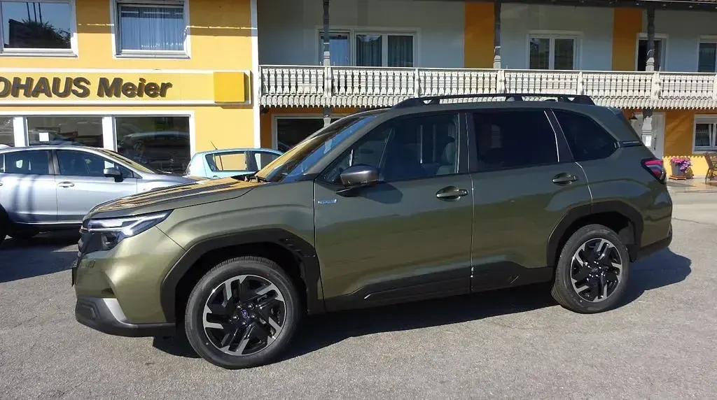 Neu Subaru Forester Exclusive+ 136 PS (100 kW) 2026 Grün SUV