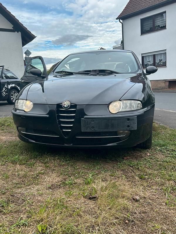 Schwarz Gebraucht 2003 Alfa Romeo 147 Kleinwagen | 1.300 € (Fairer Preis) - Bild 1/4