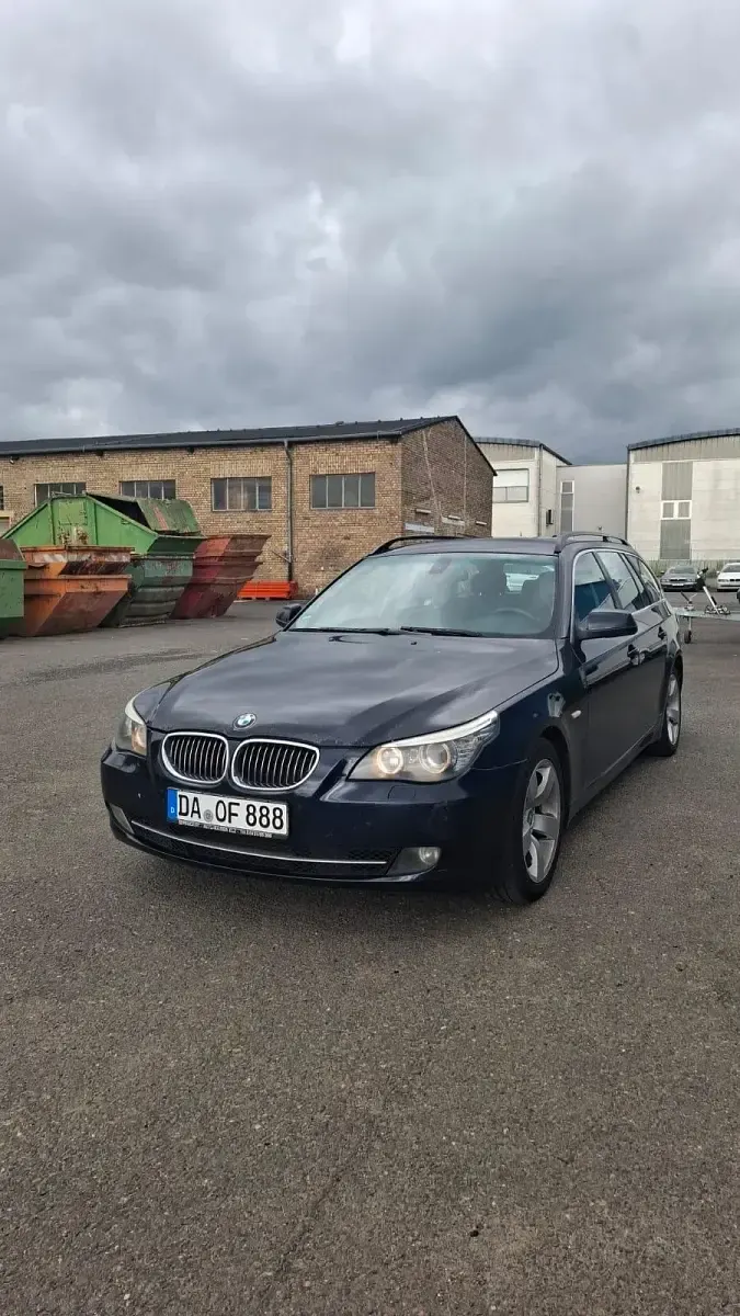 Gebraucht BMW 530 245 PS (180 kW) 2009 Schwarz Kombi