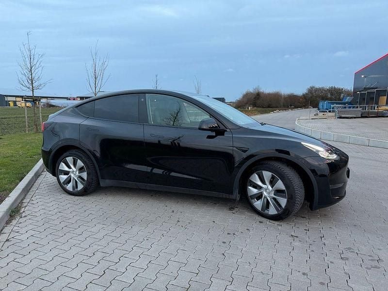 Schwarz Gebraucht 2022 Tesla Model Y SUV | 30.999 € (Superpreis) - Bild 1/4