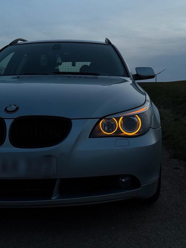 Gebraucht BMW 525 218 PS (160 kW) 2005 Grau Kombi