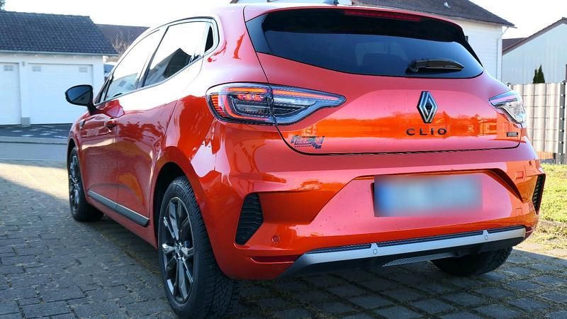Gebraucht Renault Clio V Esprit Alpine 143 PS (105 kW) 2024 Orange Kleinwagen