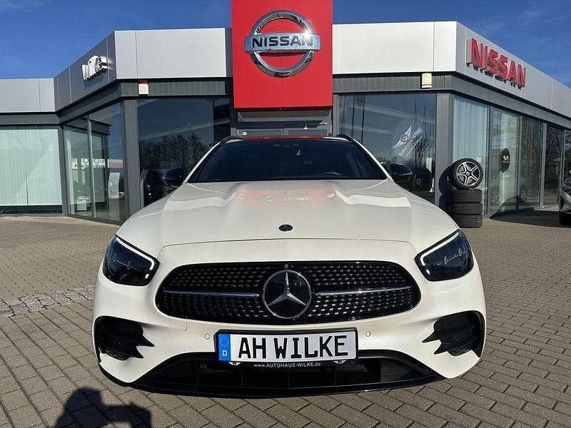 Gebraucht Mercedes E300 AMG 211 PS (155 kW) 2022 Weiß Limousine