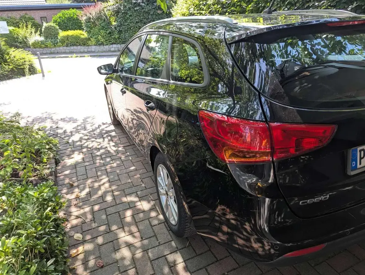 Gebraucht Kia Ceed Sportswagon Edition 7 99 PS (72 kW) 2018 Schwarz Kombi