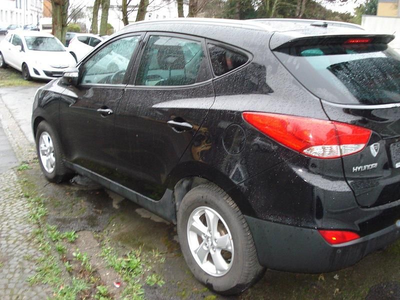 Gebraucht Hyundai ix35 115 PS (84 kW) 2011 Schwarz SUV