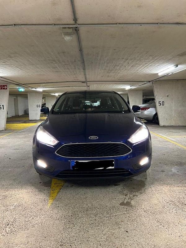 Gebraucht Ford Focus Business Edition 125 PS (91 kW) 2018 Blau Kombi