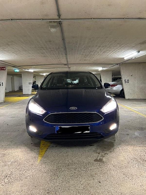 Blau Gebraucht 2018 Ford Focus Business Edition Kombi | 7.950 € (Fairer Preis) - Bild 1/4