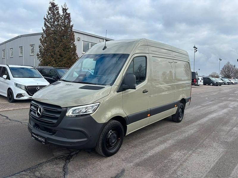 Gebraucht Mercedes Sprinter 170 PS (125 kW) 2025 Moosgrau Van