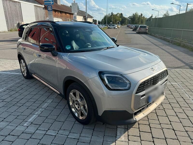 Grau Gebraucht 2024 Mini Countryman SUV | 38.666 € (Guter Preis) - Bild 1/4