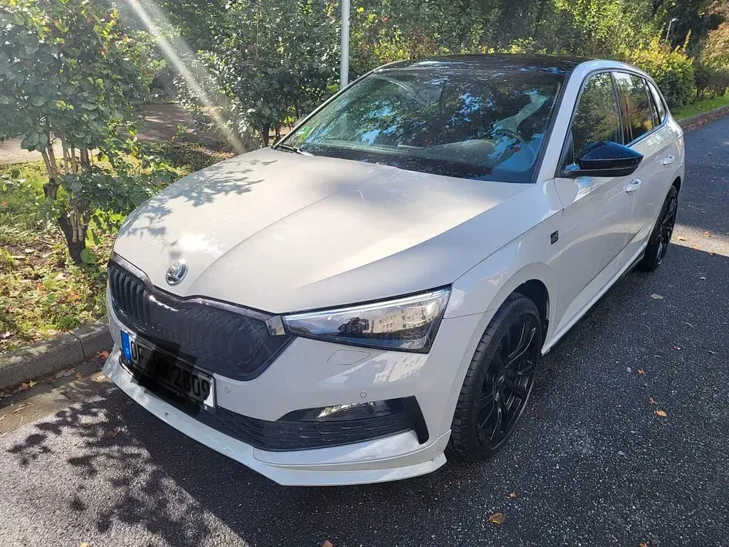 Gebraucht Skoda Scala Monte Carlo 190 PS (139 kW) 2022 Schwarz Kleinwagen