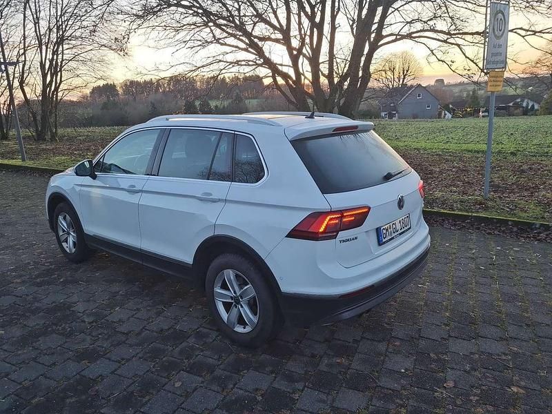 Gebraucht VW Tiguan LOUNGE 179 PS (131 kW) 2015 SUV