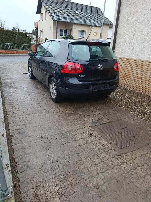 Gebraucht VW Golf VII 80 PS (58 kW) 2019 Schwarz Limousine